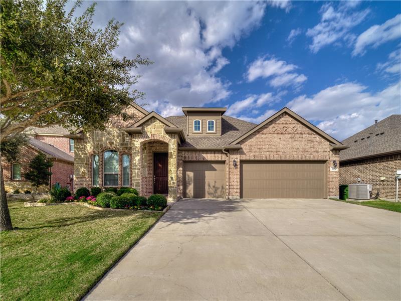 Beautiful One Story with 3 car garage home on a cut-de-sac