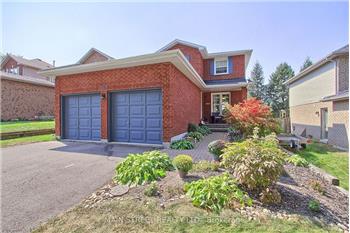 426 Pickering Cres, Newmarket, ON