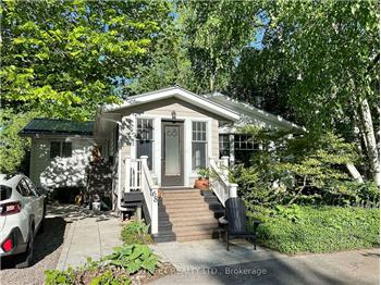 68 Hillview Dr, Newmarket, ON