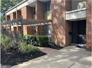 Primary listing photos for listing ID 639186