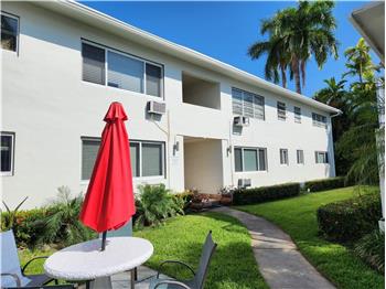Primary listing photos for listing ID 647907