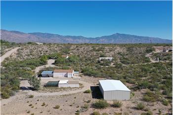 Primary listing photos for listing ID 557832