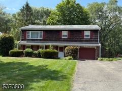 32 Gwyneth Rd, WEST MILFORD, NJ