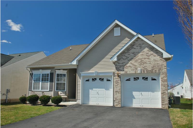 BEAUTIFUL CURB APPEAL