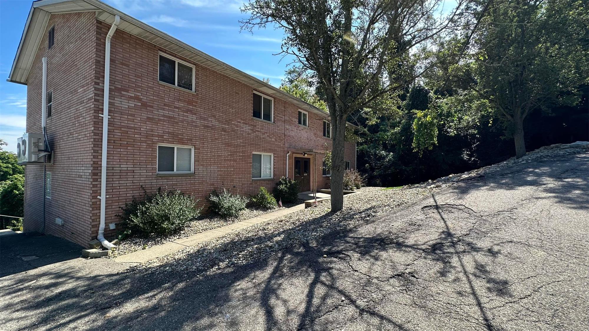 106 Cunningham Lane REAR Apt. 4, Steubenville, OH 43952 By Zoe, Kerri