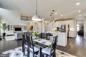 Primary listing photos for listing ID 560073