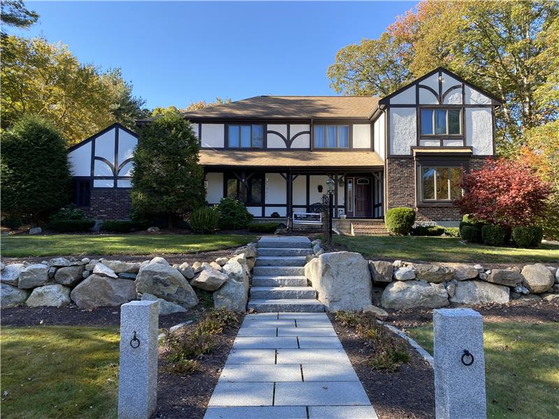 11 Randall Farm Drive