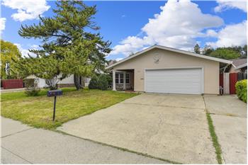 Primary listing photos for listing ID 537618