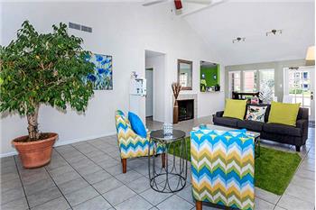 Primary listing photos for listing ID 555236