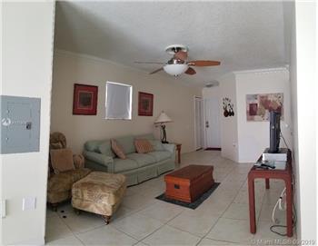 Primary listing photos for listing ID 558241