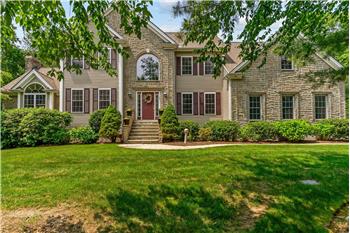 16 Leonard Drive, North Smithfield, RI