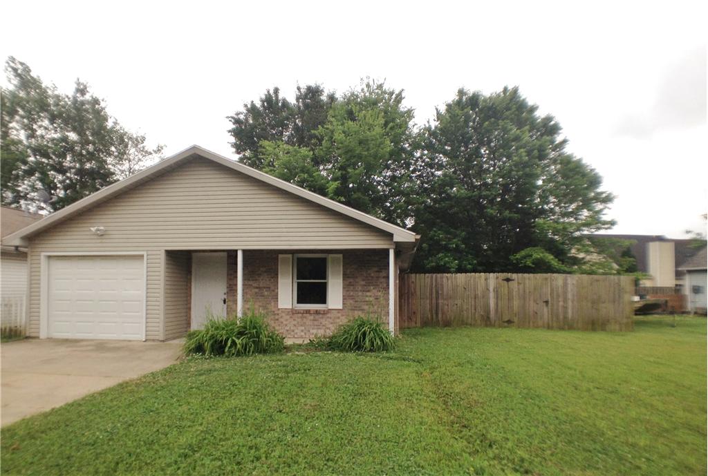 10087 BOURBON ST, NEWBURGH, IN 47630 Presented by The Horton Team