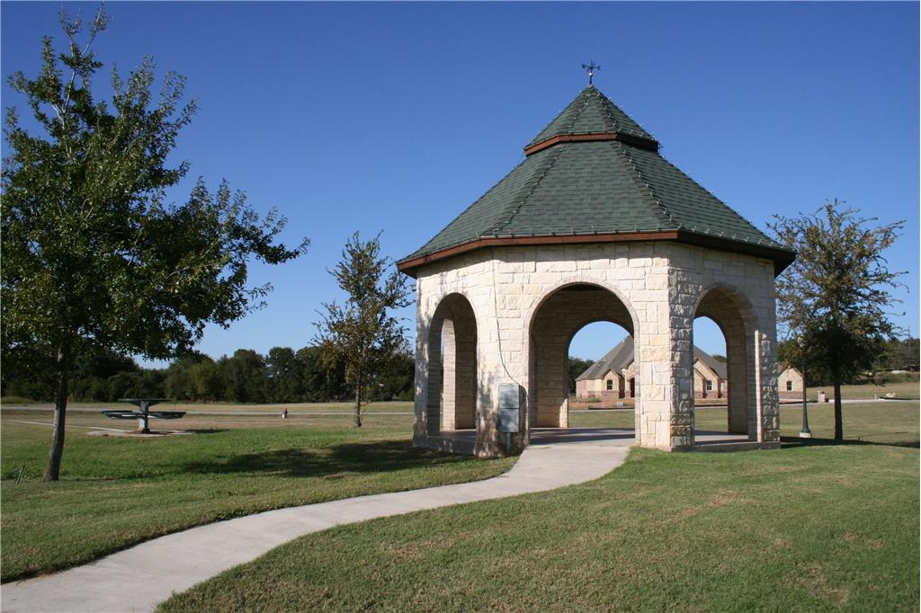 605 W Aurora Vista Trail, Aurora, TX 76078 Presented by Brenda