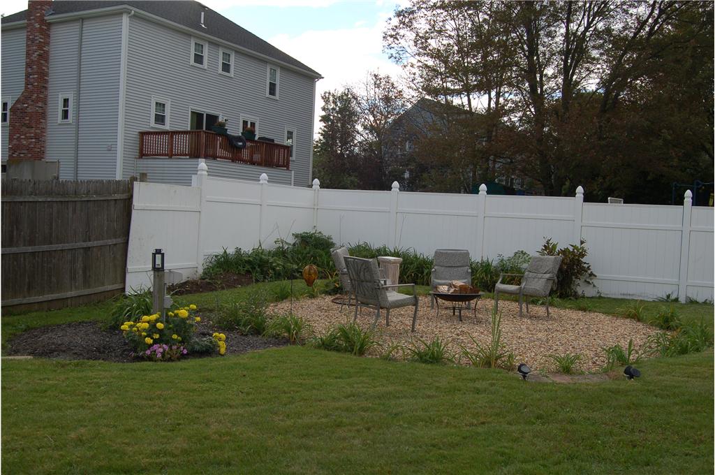 63 Holliston Street, Medway, MA 02053 Presented by Sue M Kuphal