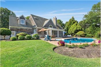 Primary listing photos for listing ID 563588