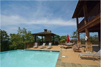 Infinity pool at the Retreat Clubhouse