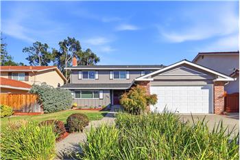 WALK IN & FALL IN LOVE WITH THIS ELEGANT, SPACIOUS LYNBROOK HIGH HOME WITH ROOM FOR ALL!!