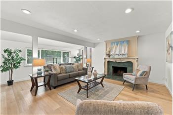ENJOY COMFORTABLE ELEGANCE!! GAS FIREPLACE!!