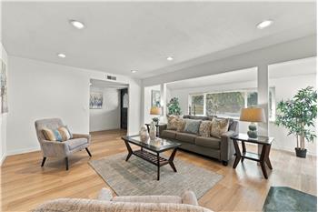 BEAUTIFUL, INVITING & OPEN ENTERTAINING SPACE!!
