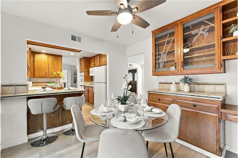 MULTIPLE DINING SPACES FOR EATING & ENTERTAINING!!