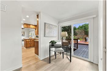 ENERGY-EFFICIENT DUAL PANE WINDOWS THROUGHOUT!!