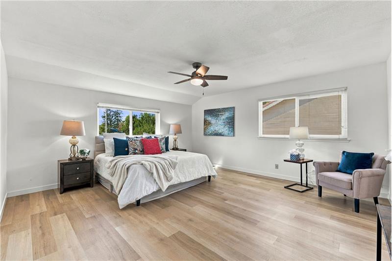 CEILING FAN LIGHT FIXTURE!!