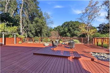 E-Z WALK TO SARATOGA CREEK WALKING TRAIL FROM YOUR BACKYARD!!