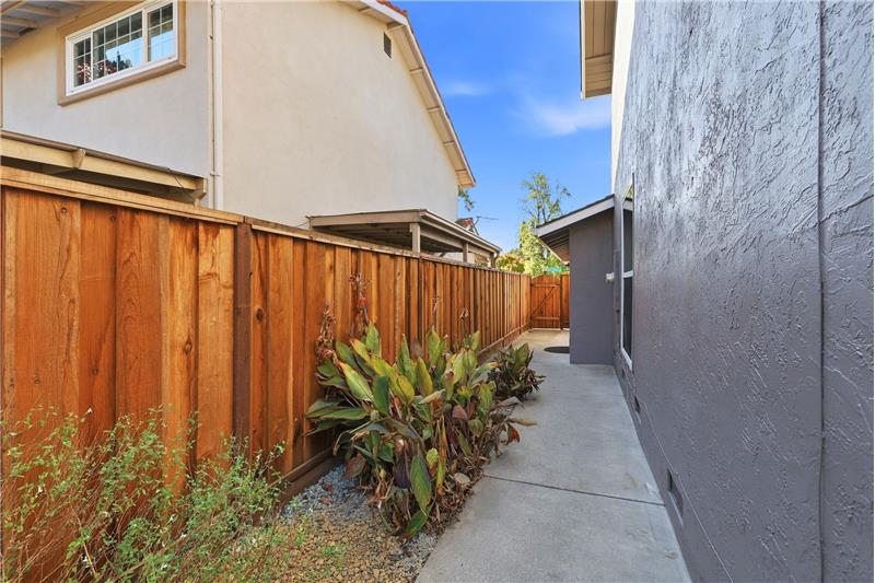 NEWER SIDE YARD FENCING!!