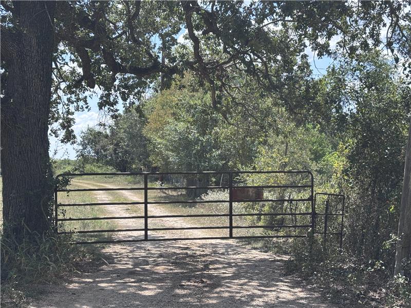 Gate at CR 413 for access to multiple properties